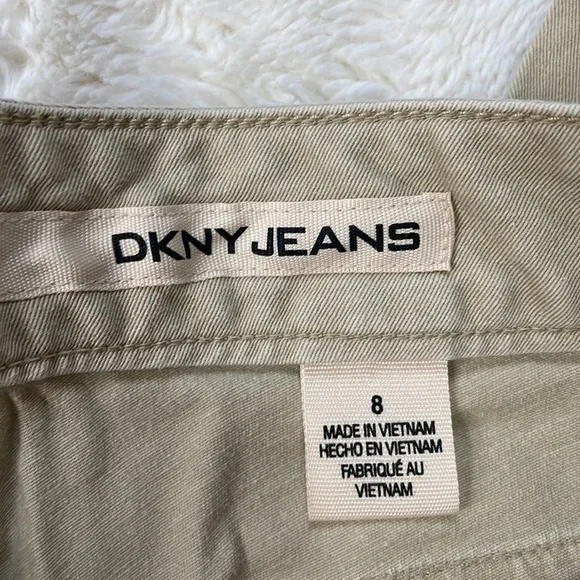 DKNY Jeans khaki colored capris - Picture 3 of 4